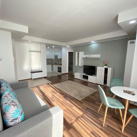Green Deluxe Apartment Cosmopolis Stefanestii de Jos Екстериор снимка