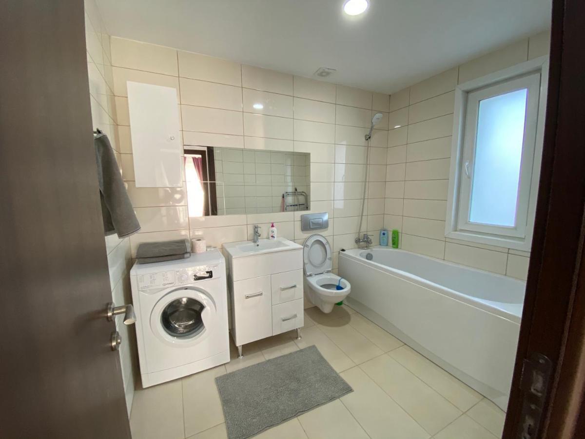 Green Deluxe Apartment Cosmopolis Stefanestii de Jos Екстериор снимка