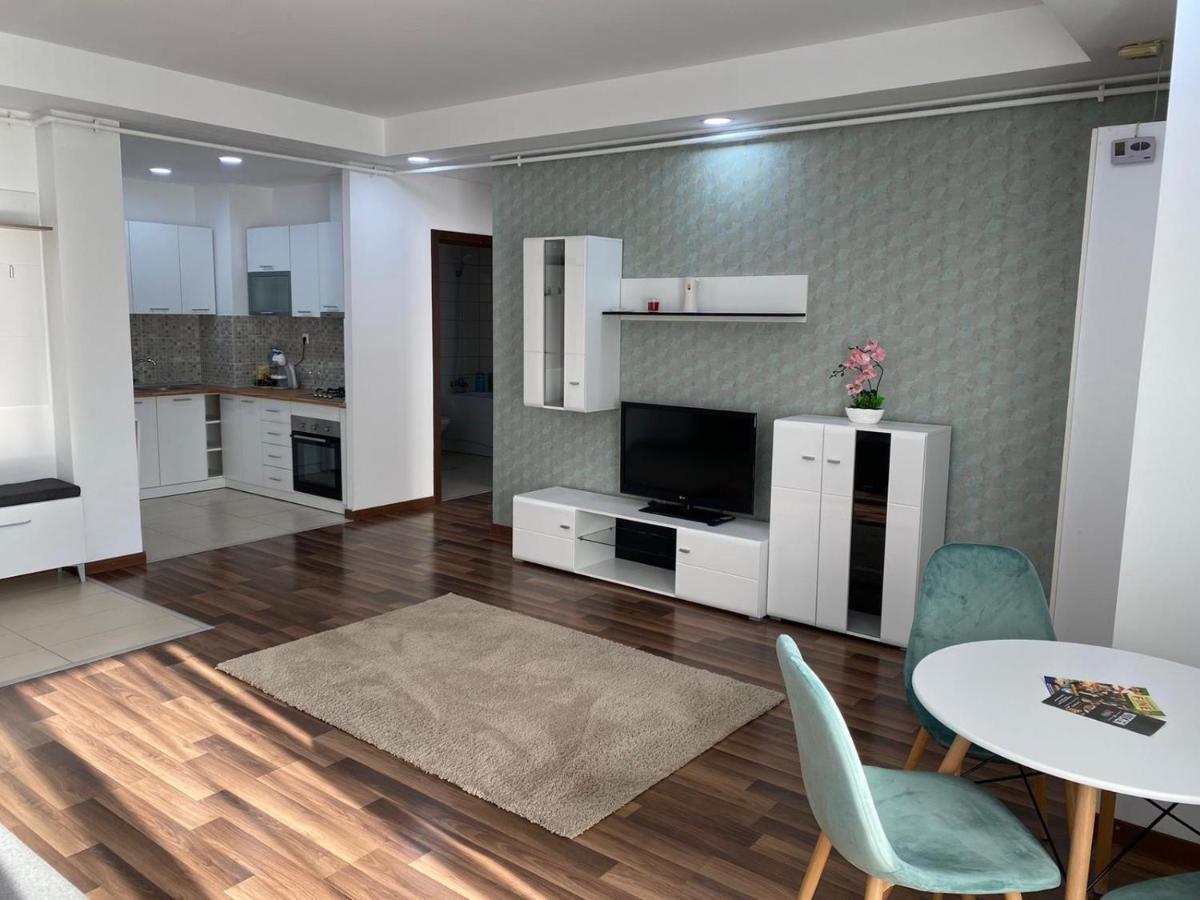 Green Deluxe Apartment Cosmopolis Stefanestii de Jos Екстериор снимка
